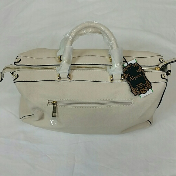 alyssa Handbags - NWT Alyssa | vegan + lead free purse